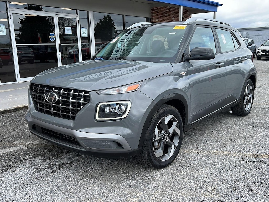 Used 2022 Hyundai Venue Limited SUV