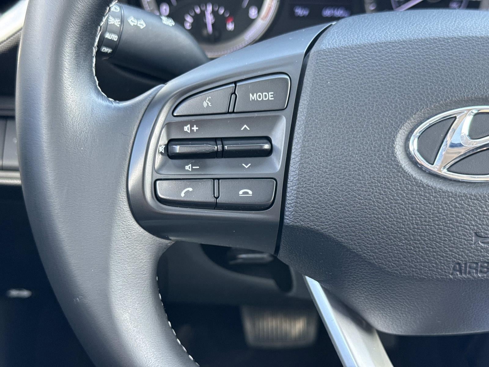2022 Hyundai Venue SEL - Photo 10