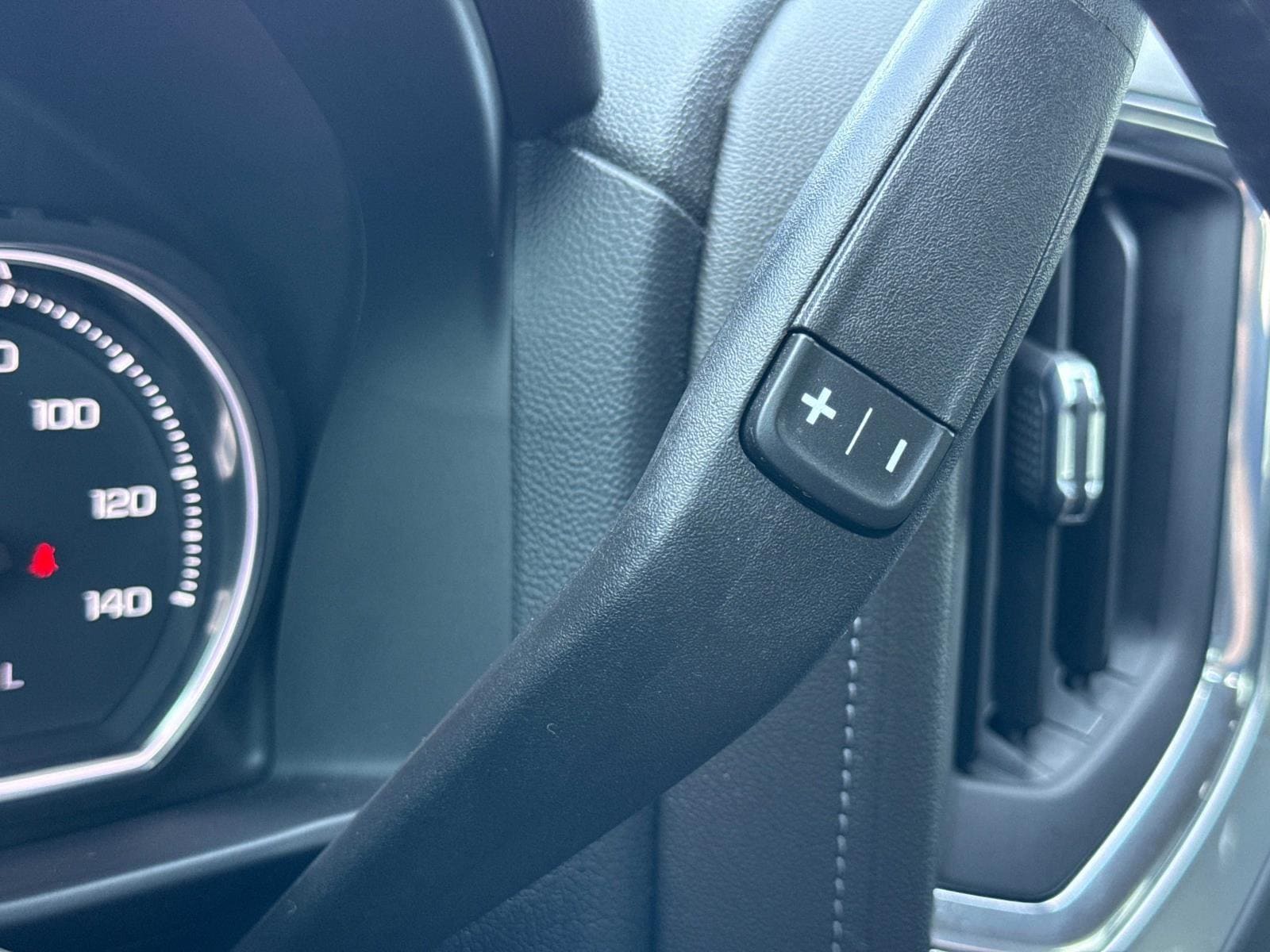 2022 Chevrolet Silverado 1500 Limited LT Trail Boss - Photo 11