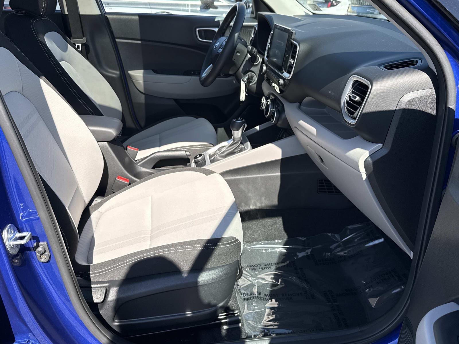 2023 Hyundai Venue SEL - Photo 20