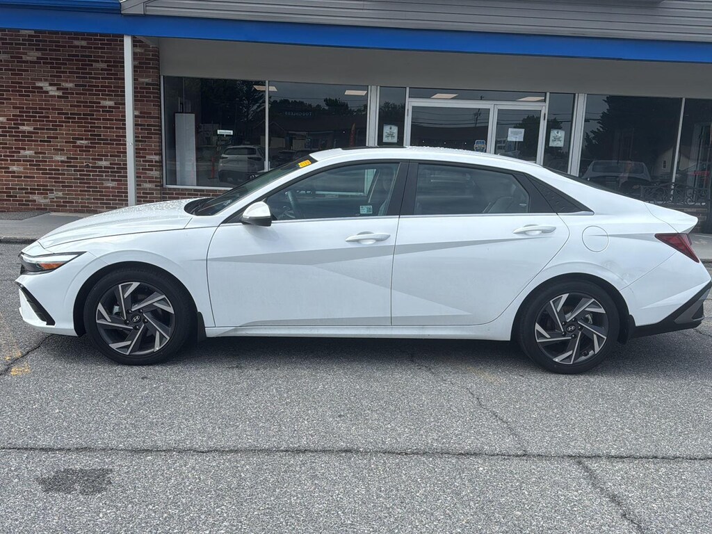 Certified 2025 Hyundai Elantra Limited Sedan