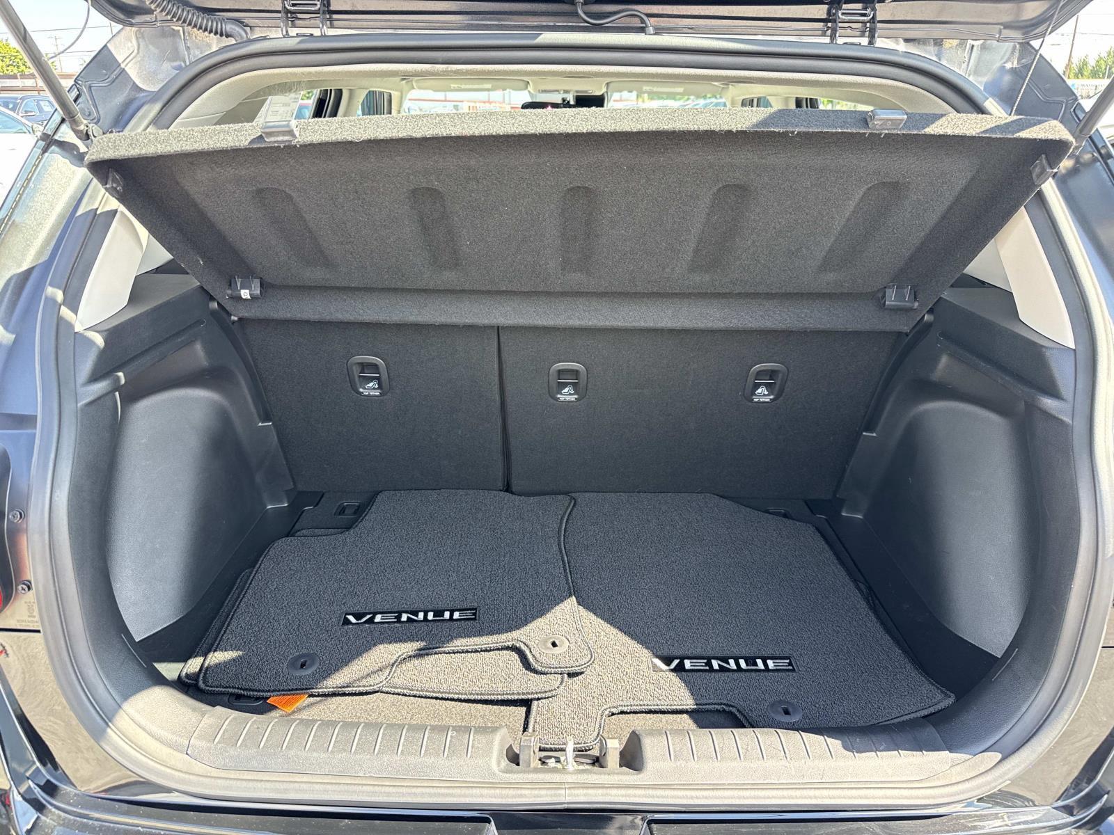 2022 Hyundai Venue SEL - Photo 21