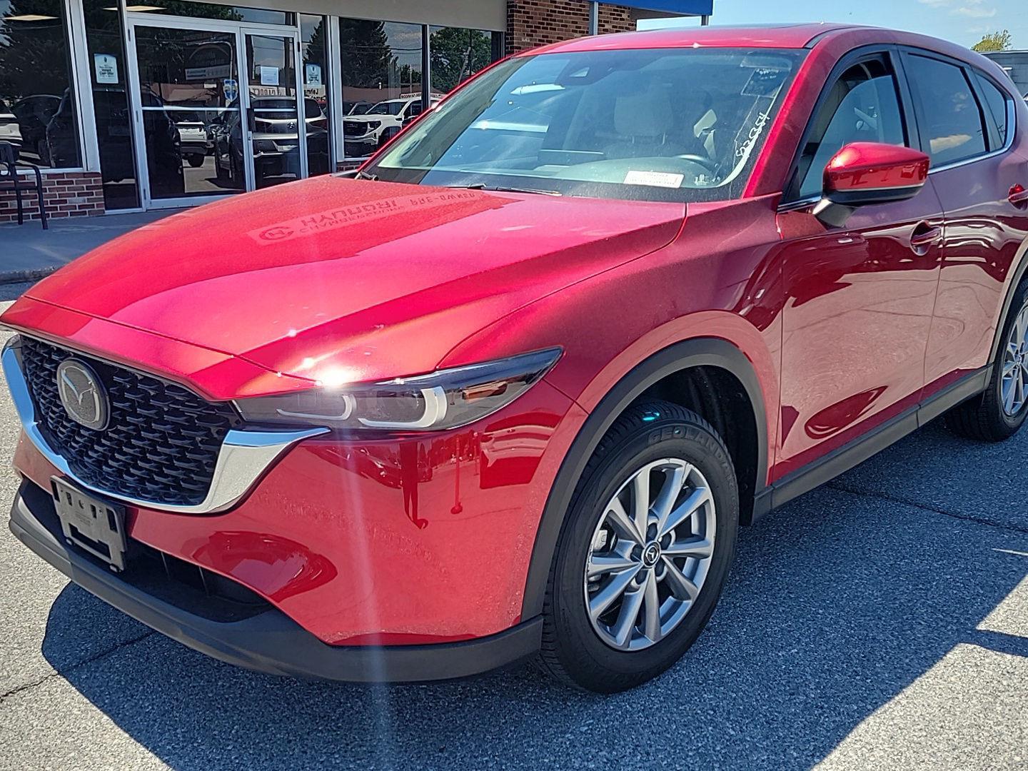 2023 Mazda CX-5 S Preferred package Auto AWD's photo