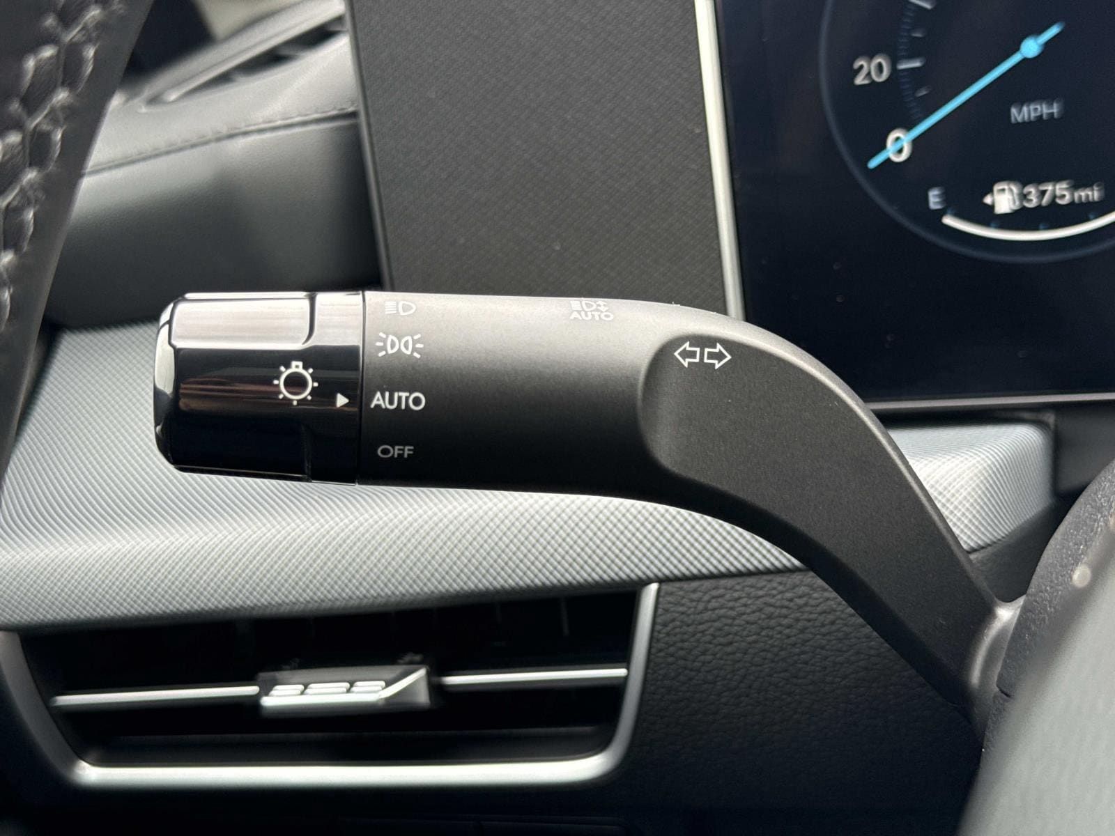 2025 Hyundai Sonata SEL - Photo 11