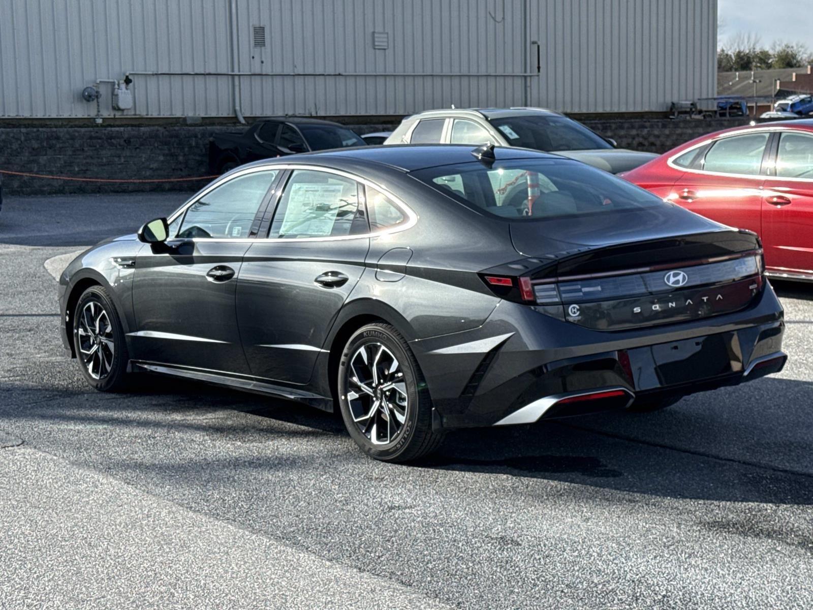 2025 Hyundai Sonata SEL - Photo 14