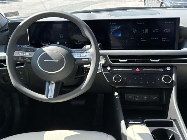 2025 Hyundai Sonata SEL photo 2