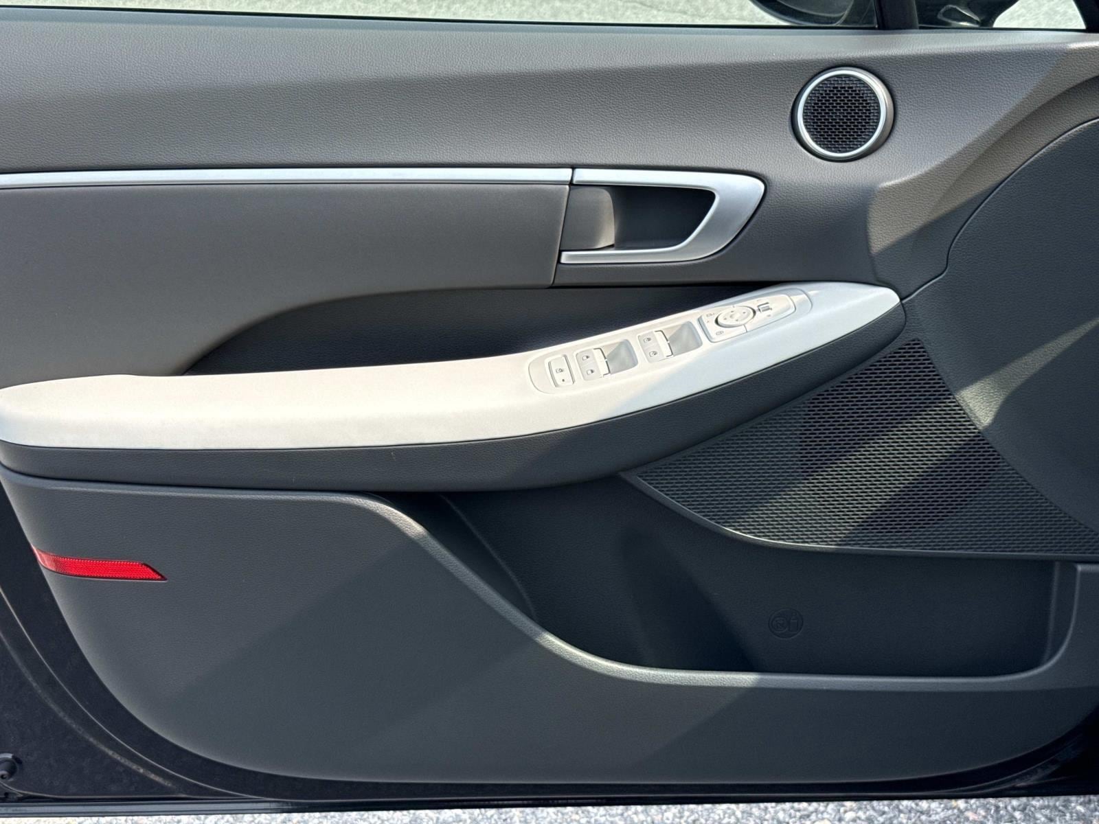 2025 Hyundai Sonata SEL - Photo 17