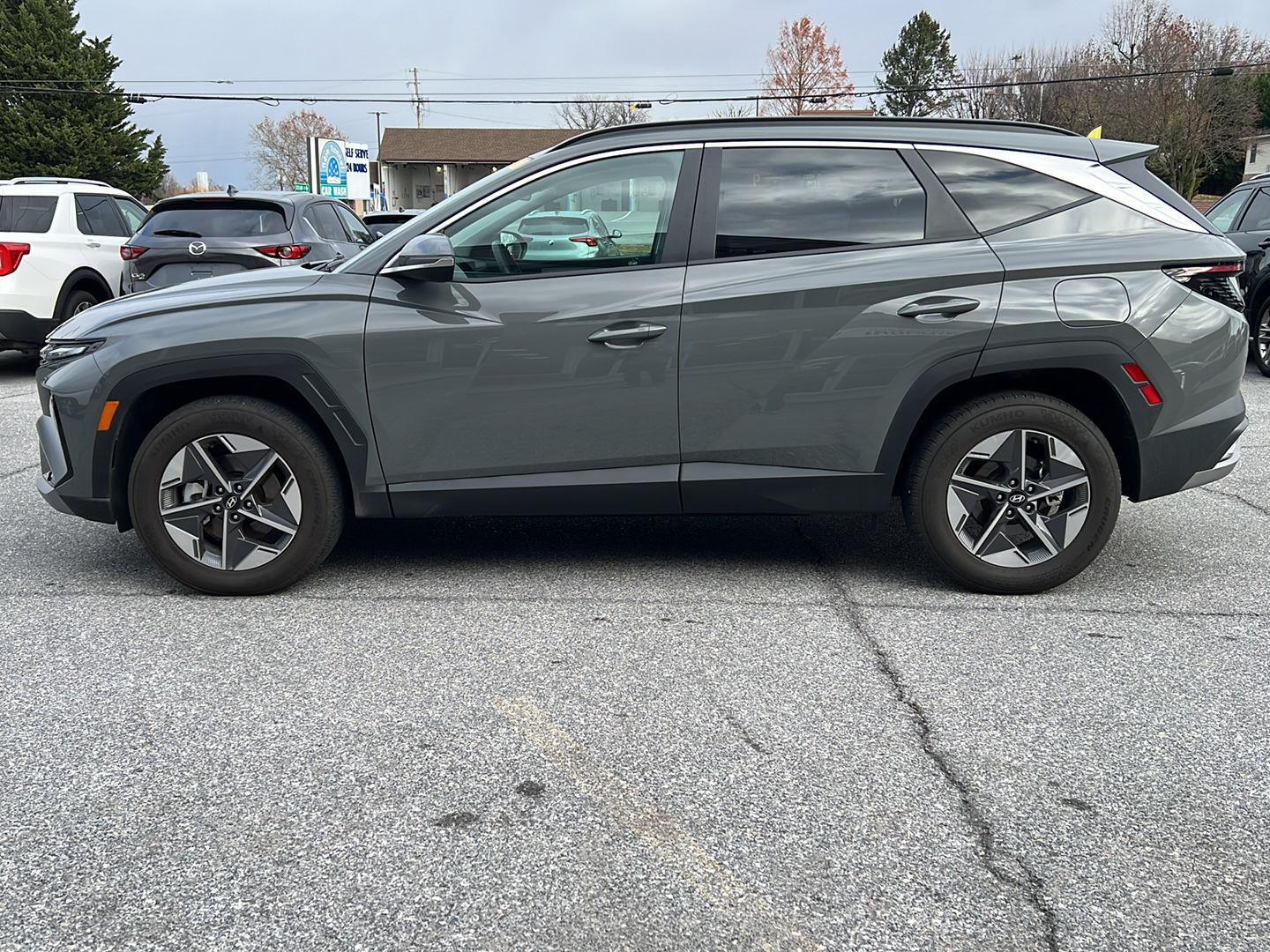 2025 Hyundai Tucson SEL Convenience photo 2