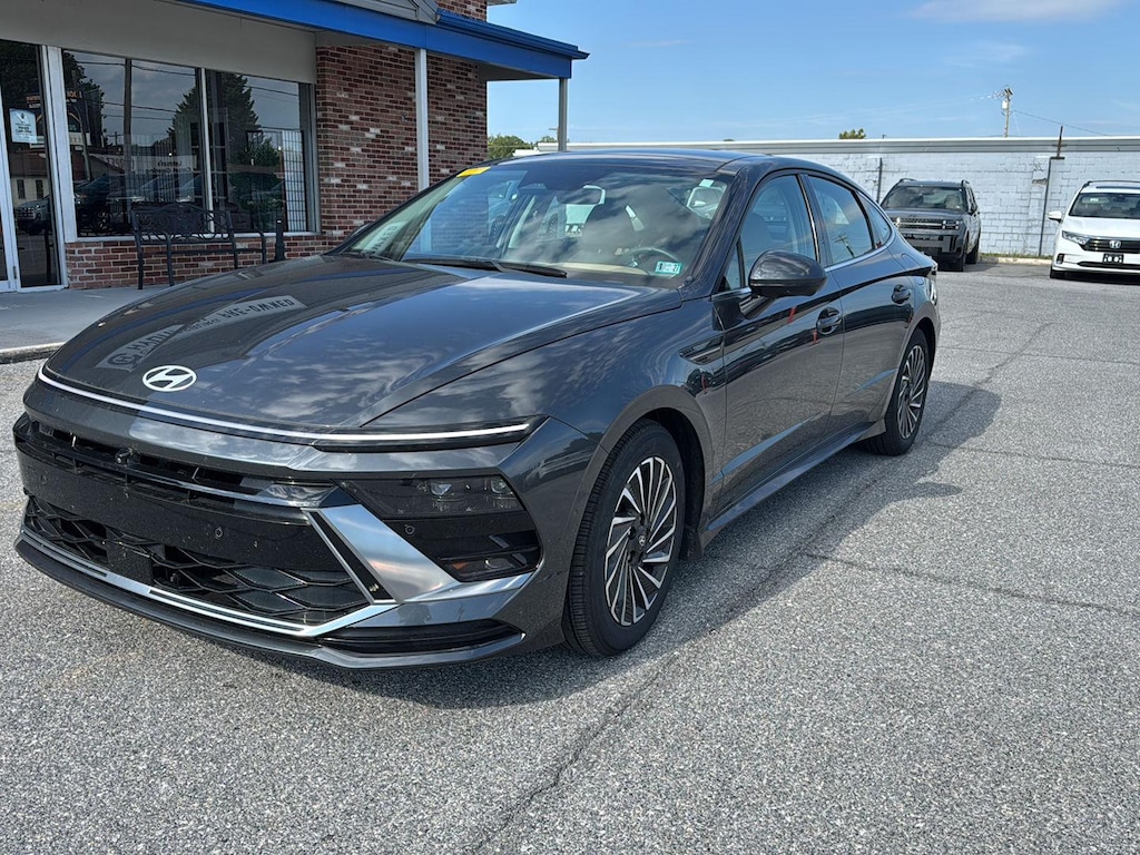 Certified 2025 Hyundai Sonata Hybrid Limited Sedan