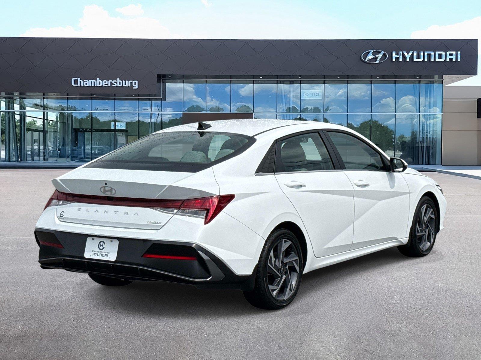 2025 Hyundai Elantra Limited - Photo 25