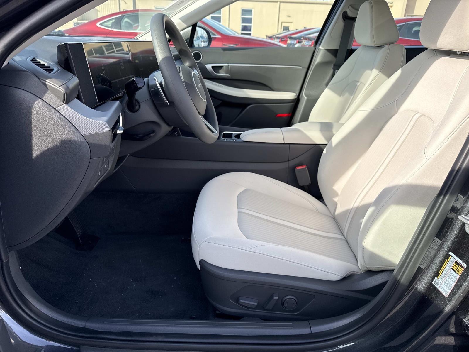 2025 Hyundai Sonata SEL - Photo 9