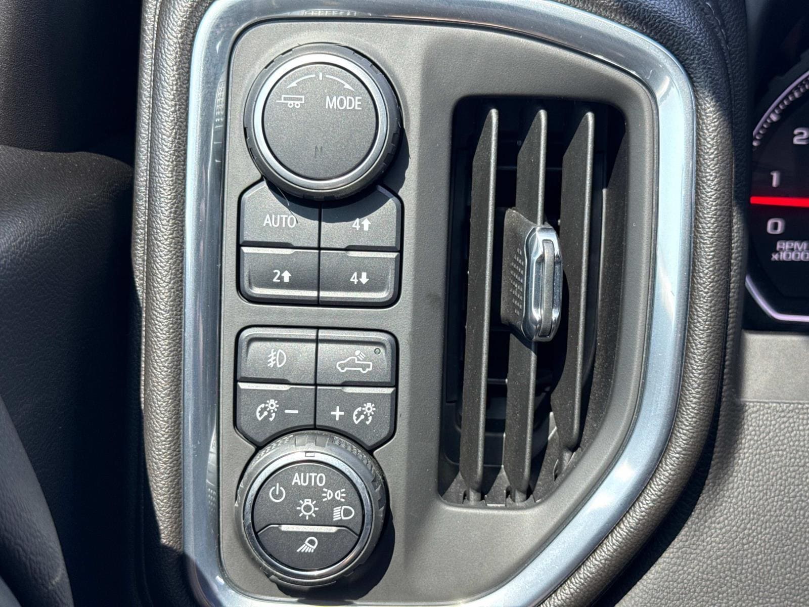 2022 Chevrolet Silverado 1500 Limited LT Trail Boss - Photo 13