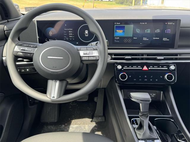 2025 Hyundai Santa Cruz SEL photo 2