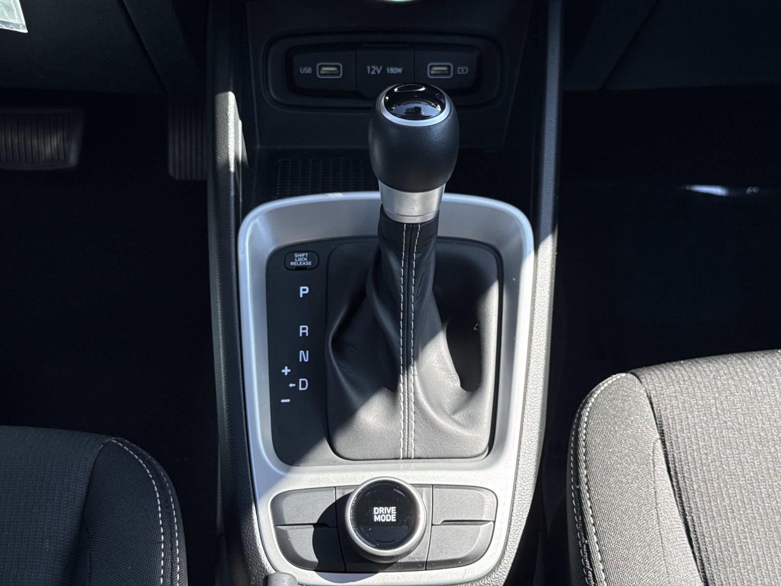 2022 Hyundai Venue SEL - Photo 8