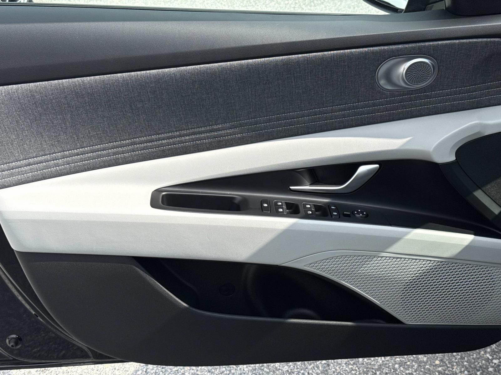2026 Hyundai Elantra Limited - Photo 18