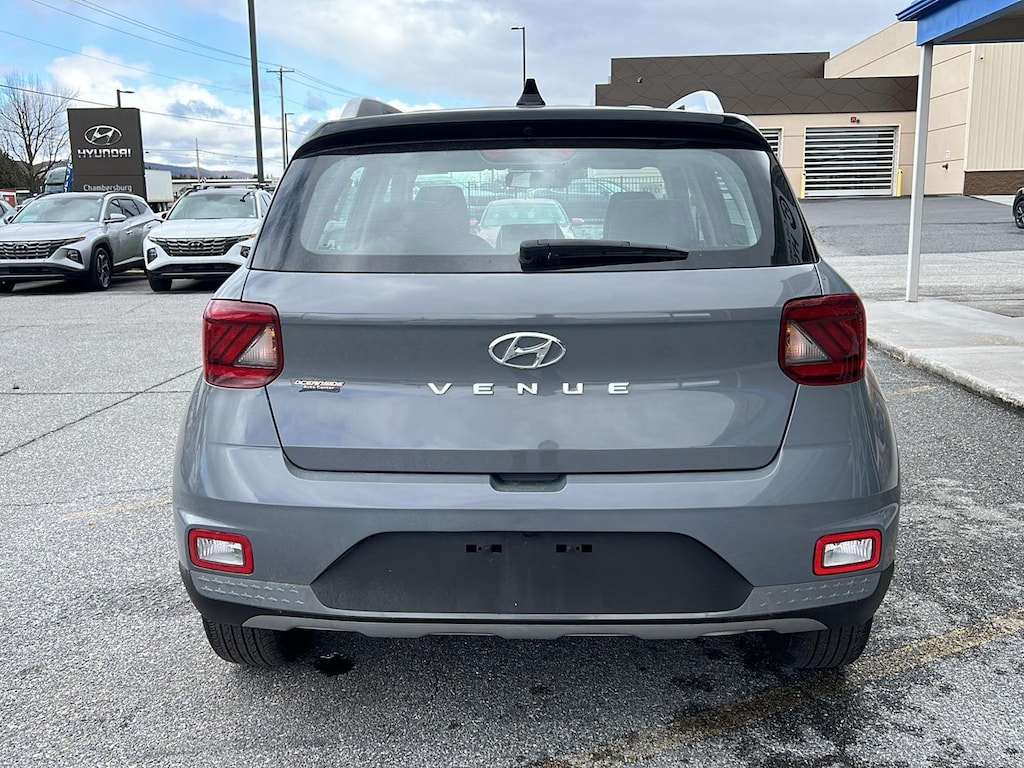 Used 2022 Hyundai Venue Limited SUV
