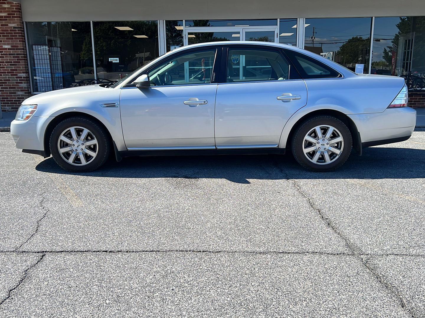 Used 2009 Ford Taurus SEL with VIN 1FAHP24WX9G126837 for sale in Chambersburg, PA
