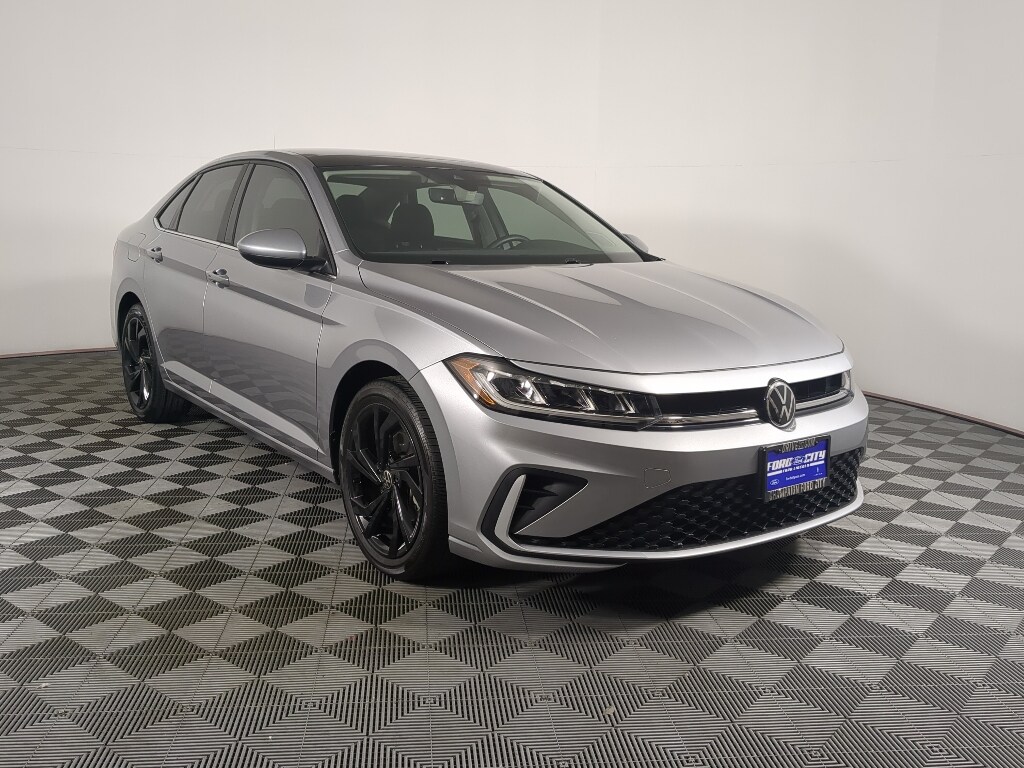 Used 2025 Volkswagen Jetta 1.5T SE Sedan