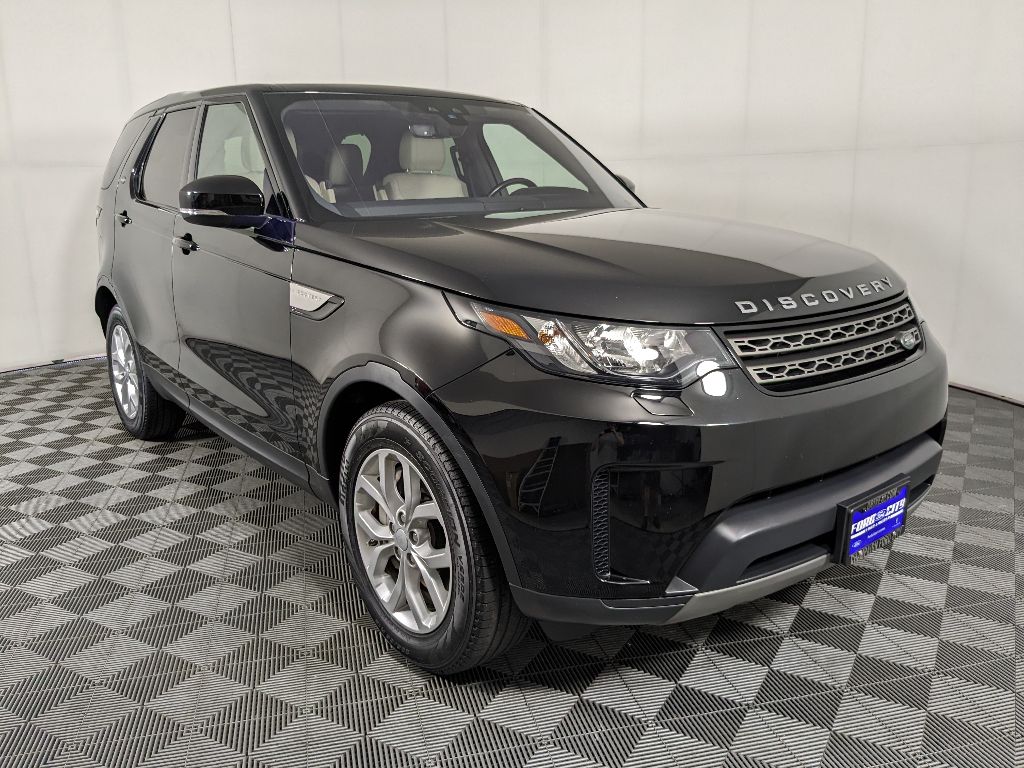 Used 2018 Land Rover Discovery SE with VIN SALRG2RV7JA059046 for sale in Champaign, IL