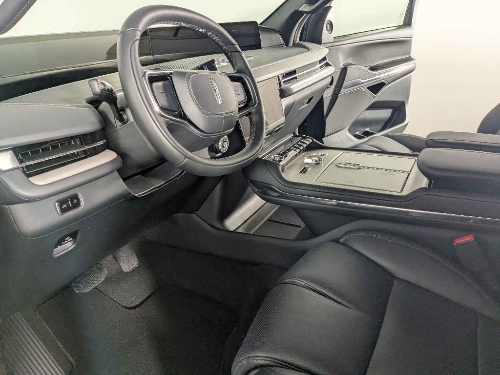 2026 Lincoln Navigator Reserve L - Photo 10