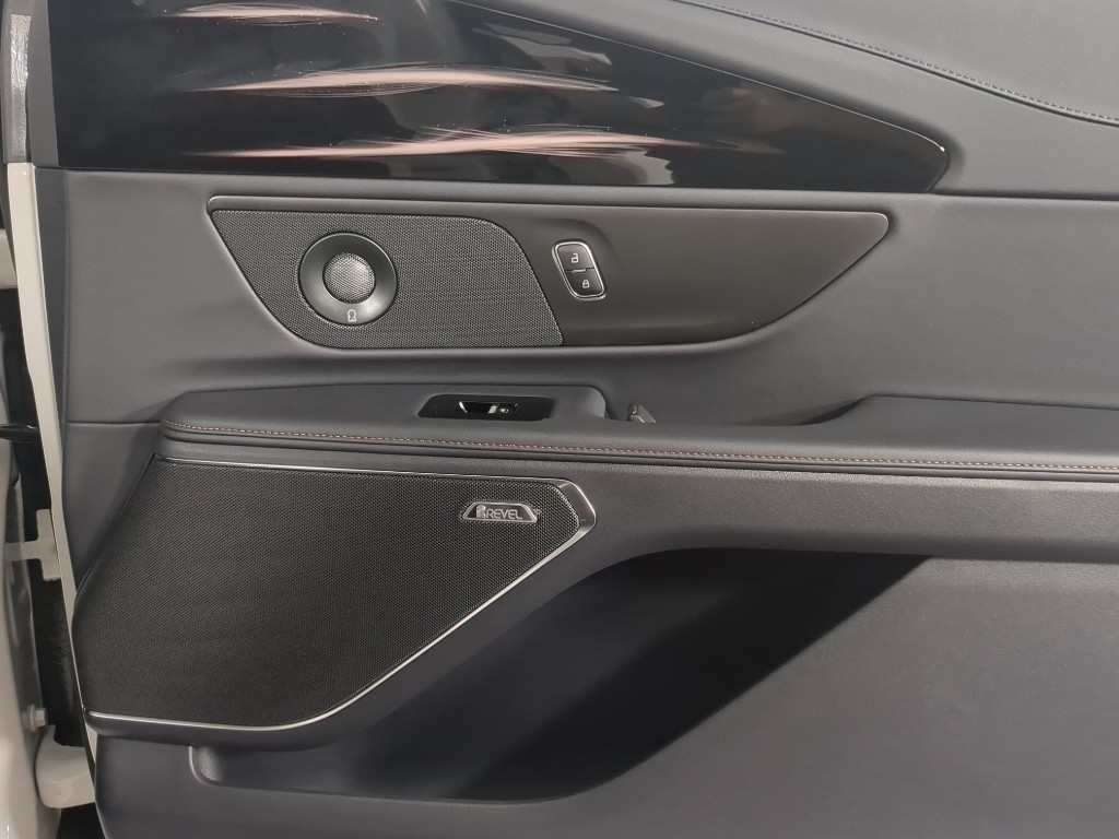 2026 Lincoln Nautilus Premiere - Photo 17