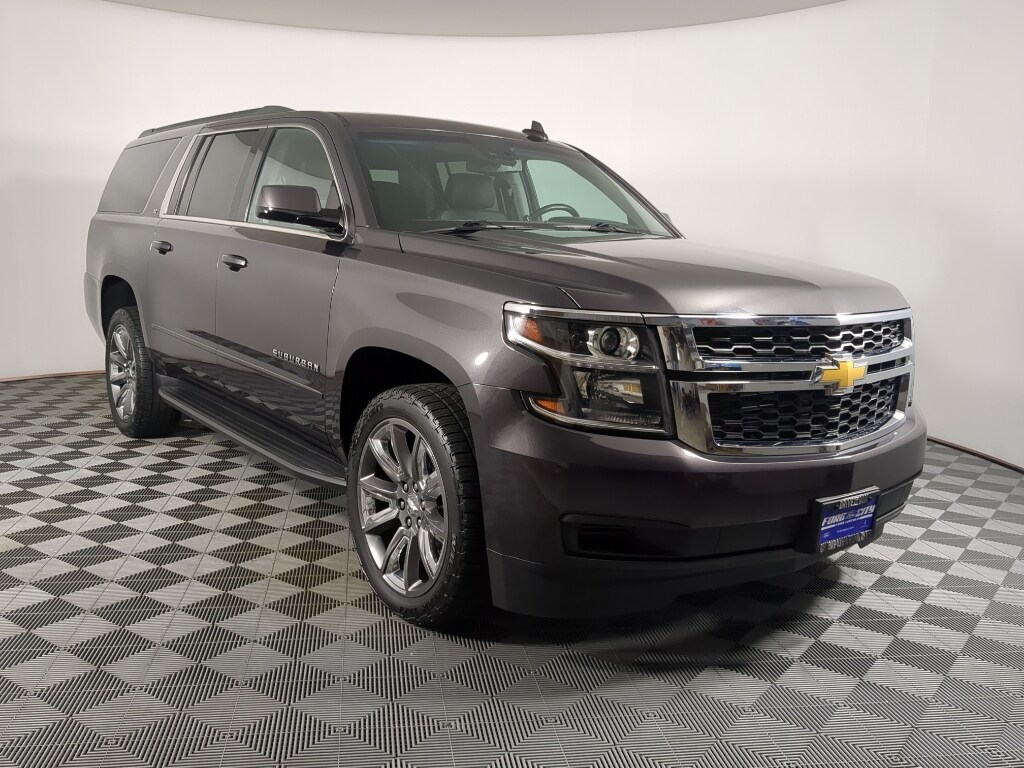 Used 2018 Chevrolet Suburban LT with VIN 1GNSKHKC5JR181173 for sale in Champaign, IL