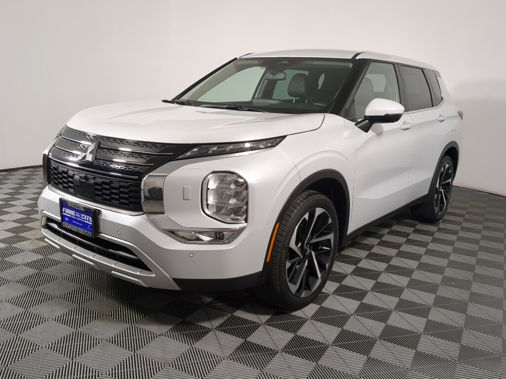 Used 2023 Mitsubishi Outlander SE SUV