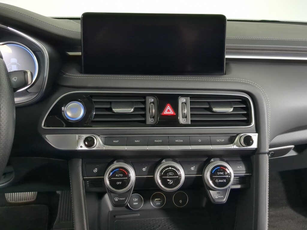 2022 GENESIS G70 Standard - Photo 28
