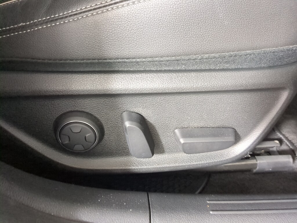 2022 GENESIS G70 Standard - Photo 21