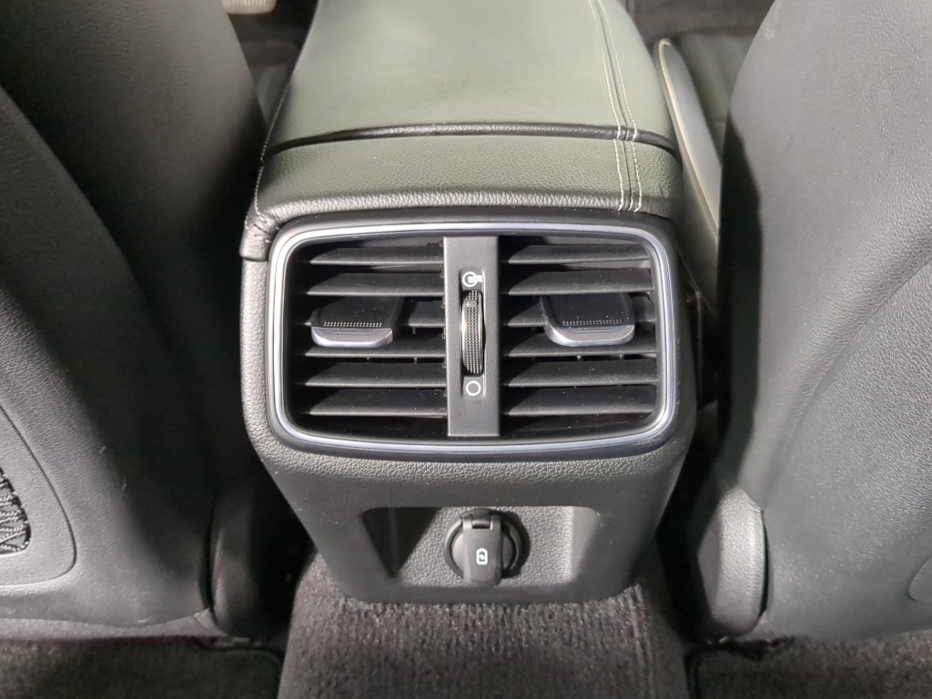 2022 GENESIS G70 Standard - Photo 24