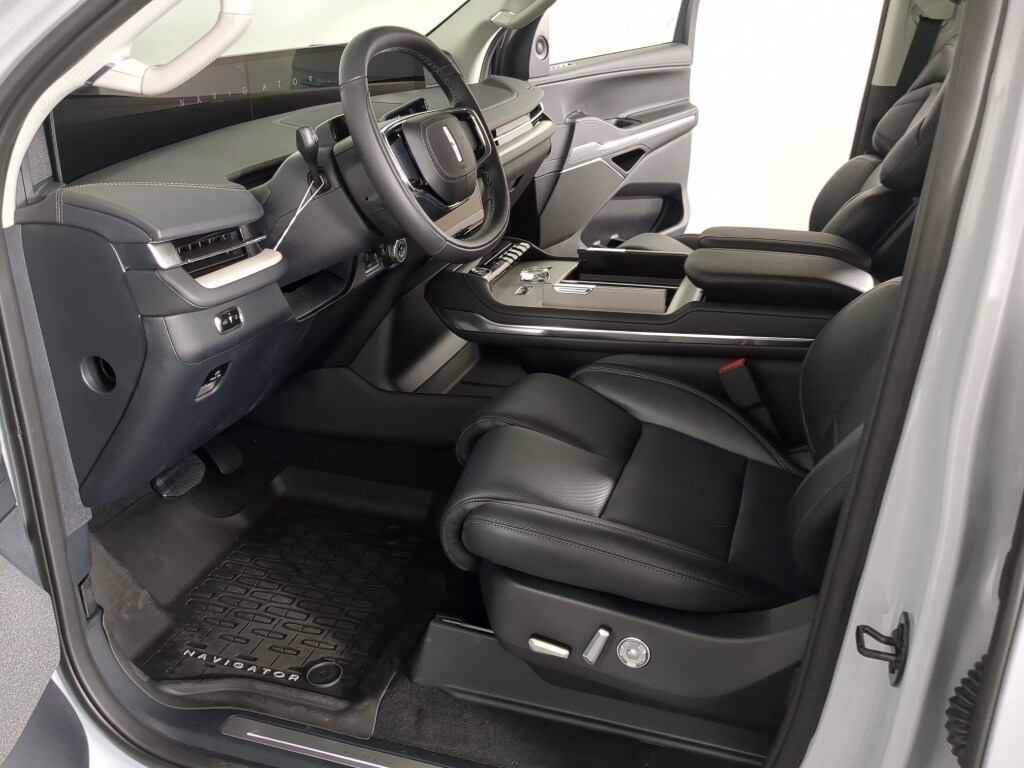 2026 Lincoln Navigator Reserve - Photo 17