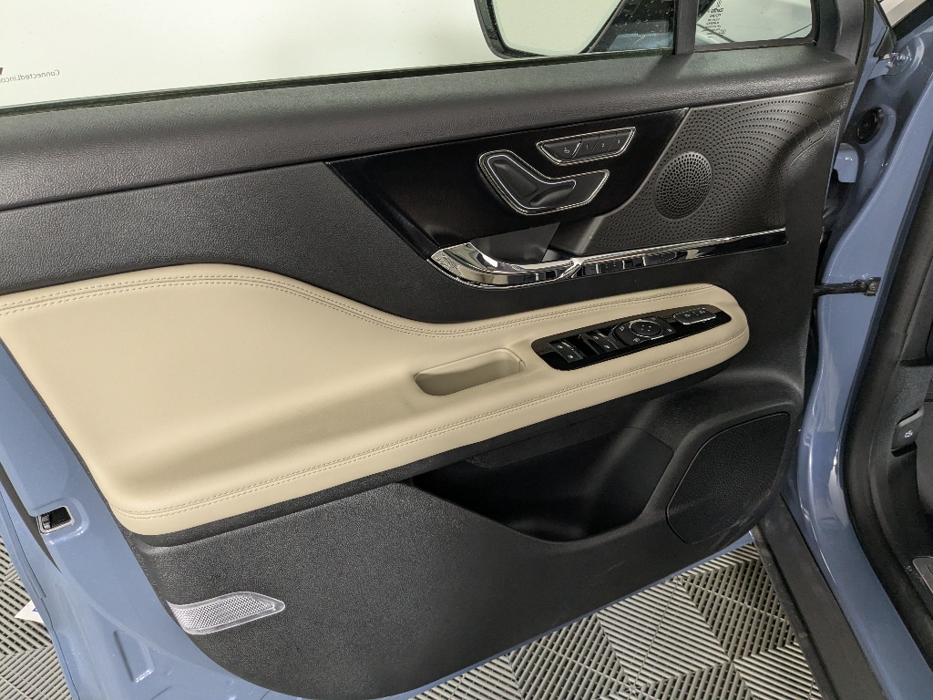 2026 Lincoln Corsair Premiere - Photo 11