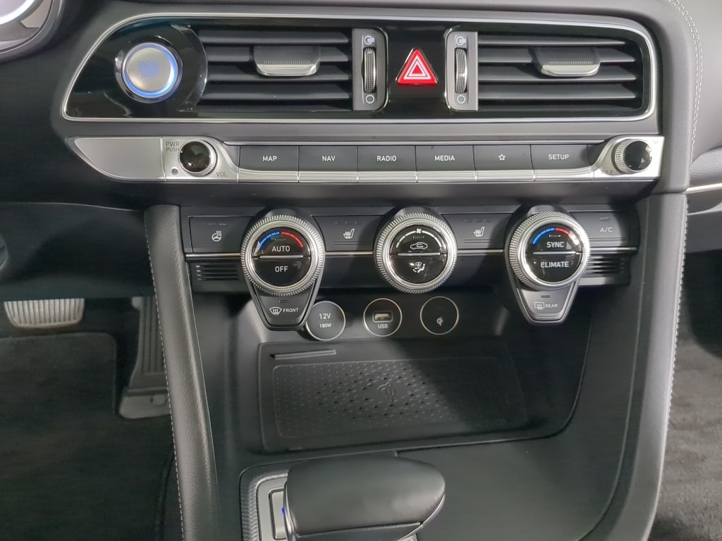 2022 GENESIS G70 Standard - Photo 27
