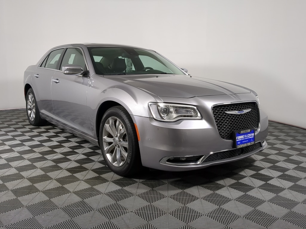 Used 2018 Chrysler 300 Limited with VIN 2C3CCAKG6JH268024 for sale in Champaign, IL