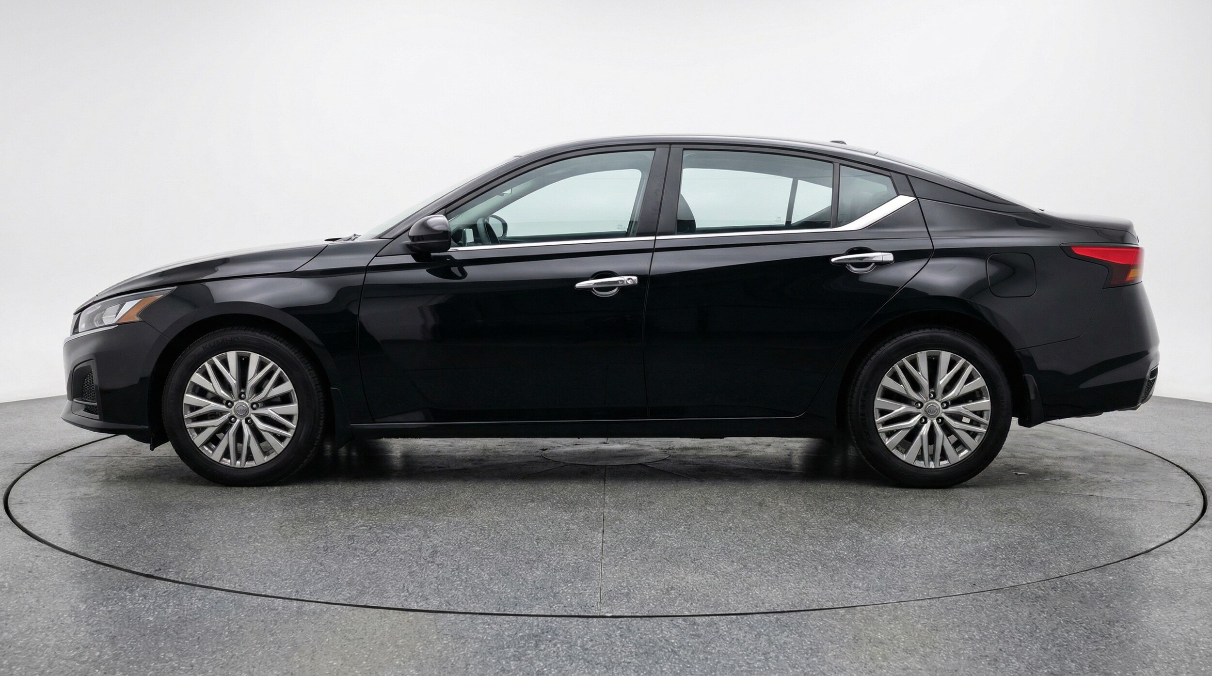 Thumbnail: 2025 Nissan Altima - 4