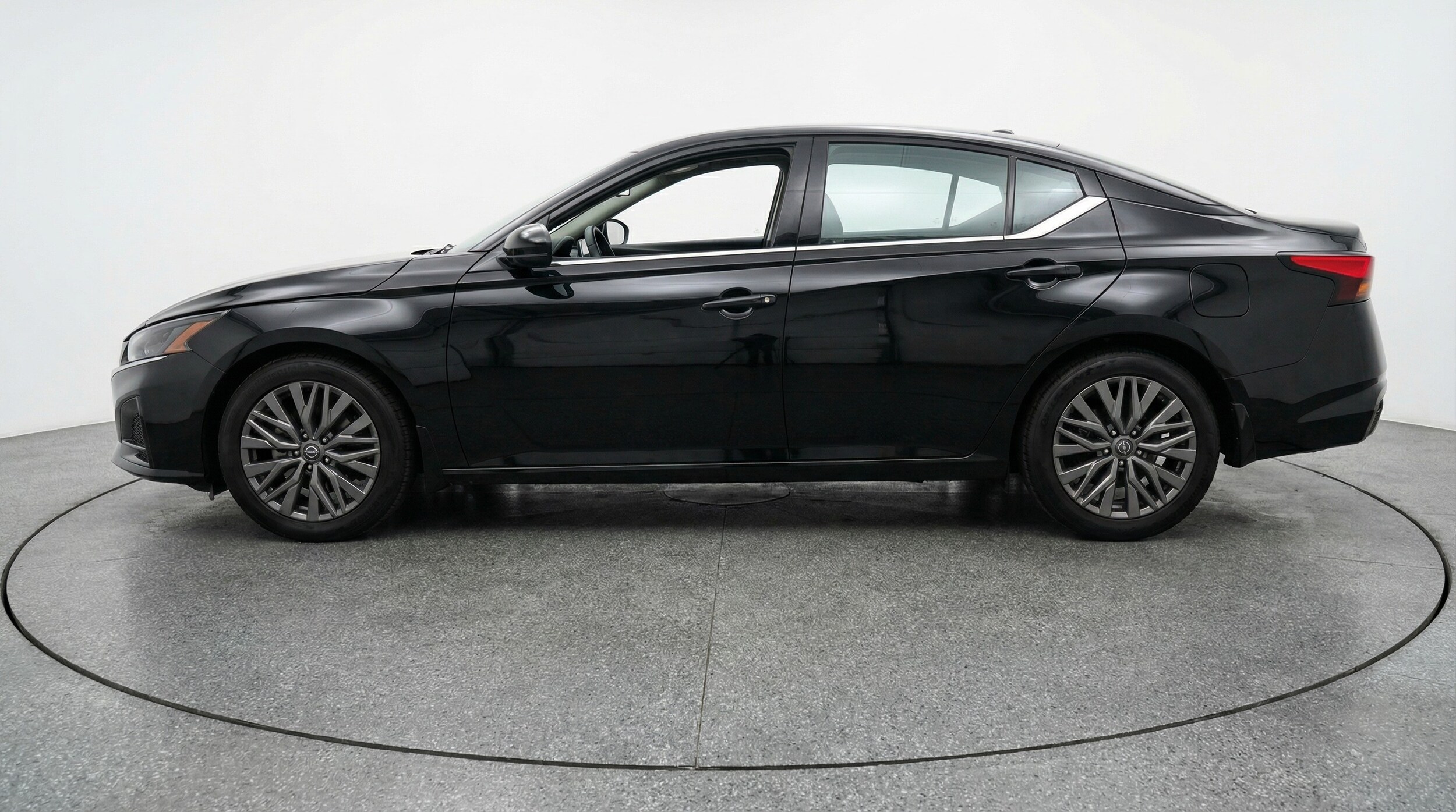 Thumbnail: 2025 Nissan Altima - 4