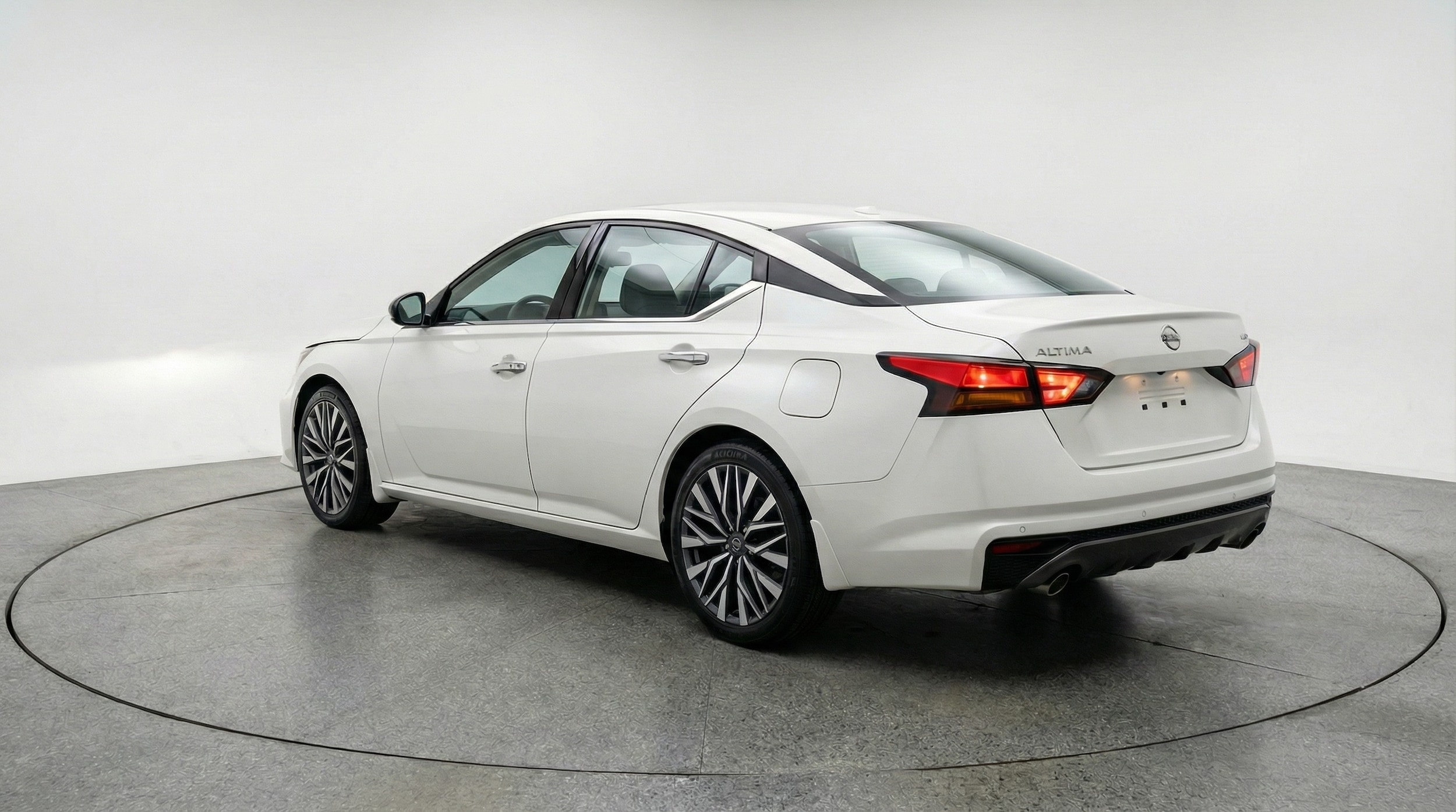 Thumbnail: 2025 Nissan Altima - 5