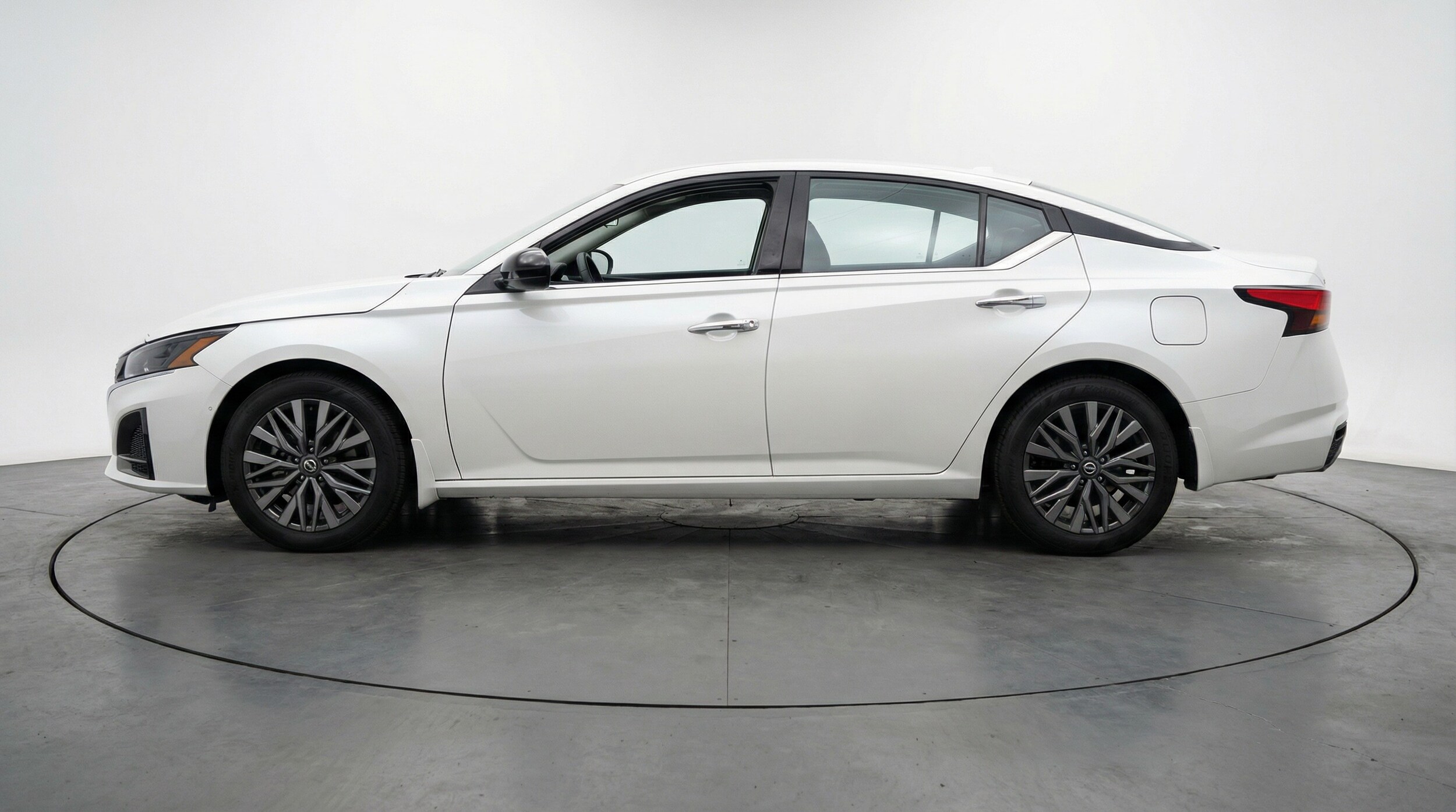 Thumbnail: 2025 Nissan Altima - 4