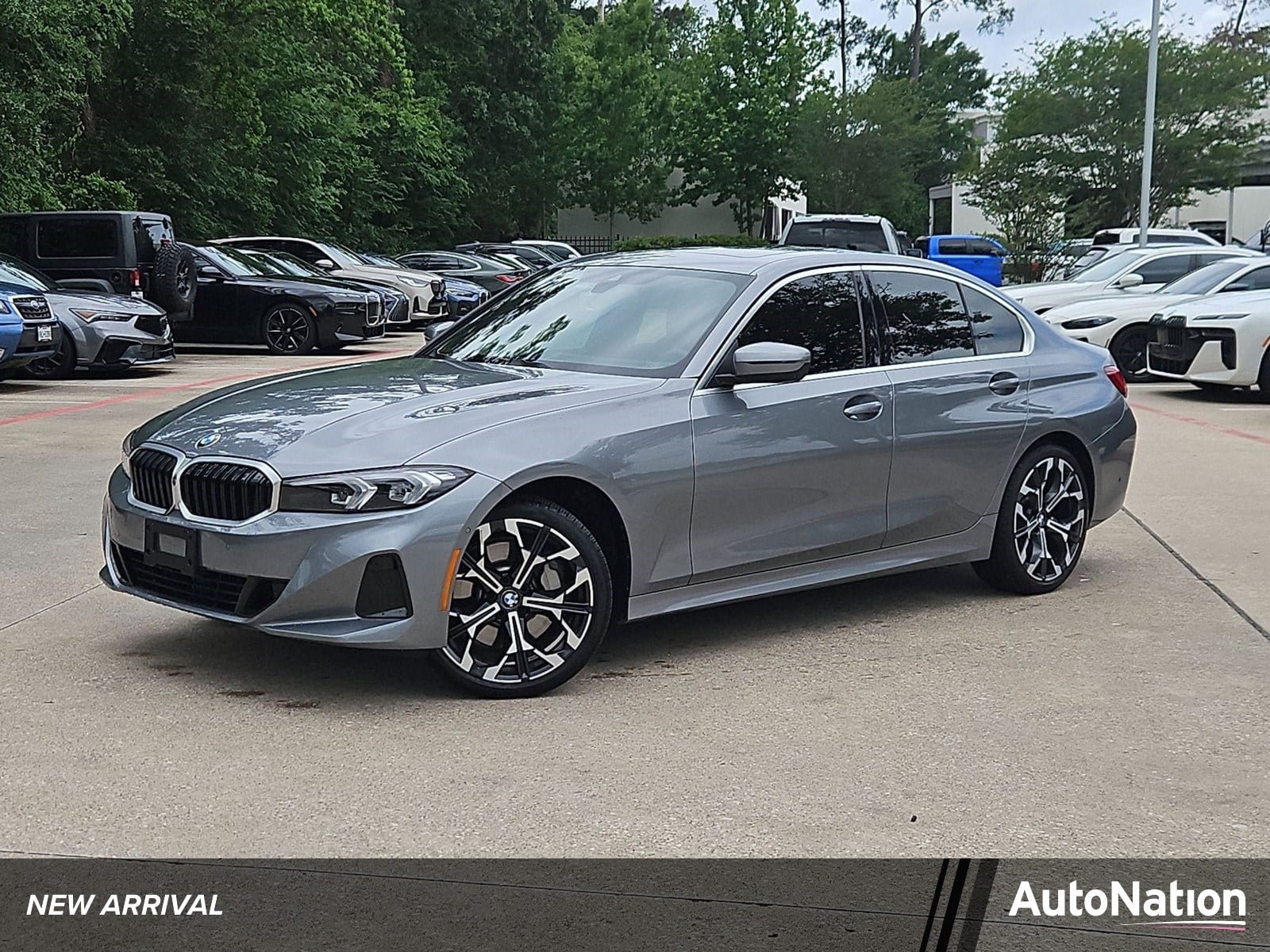 2025 BMW 3 Series 330i Sedan's photo