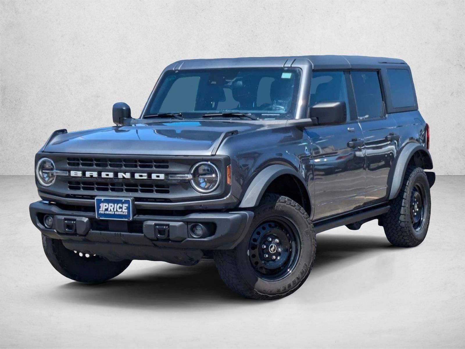 2023 Ford Bronco 4-Door Black Diamond's photo