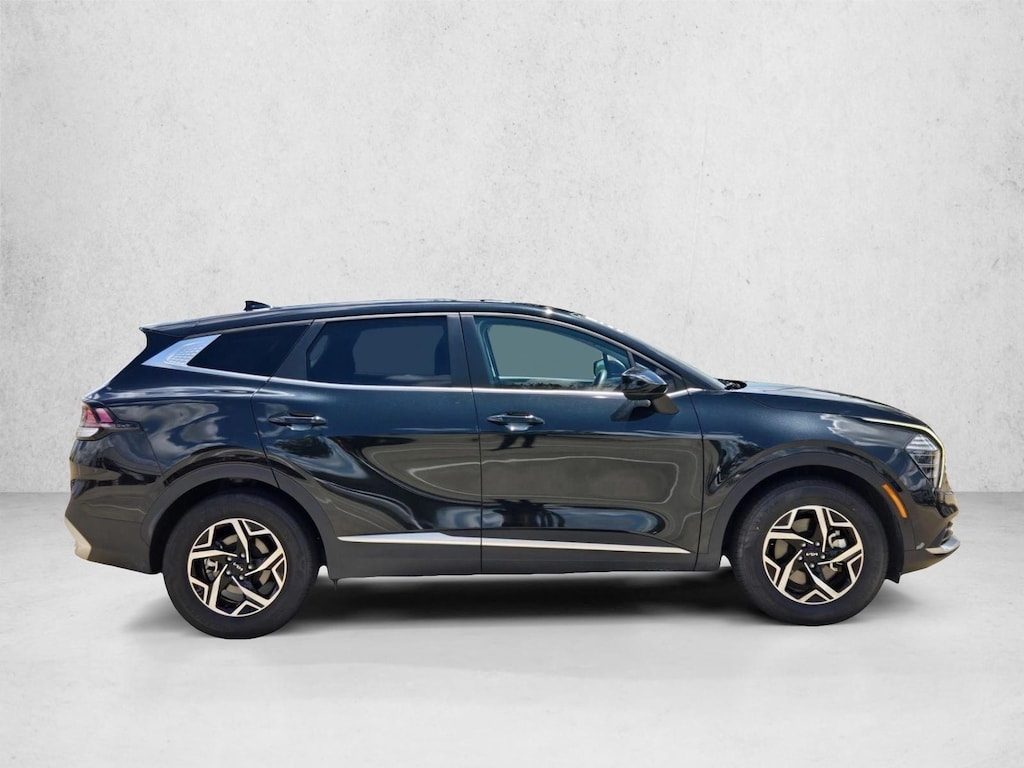 Used 2025 Kia Sportage LX SUV
