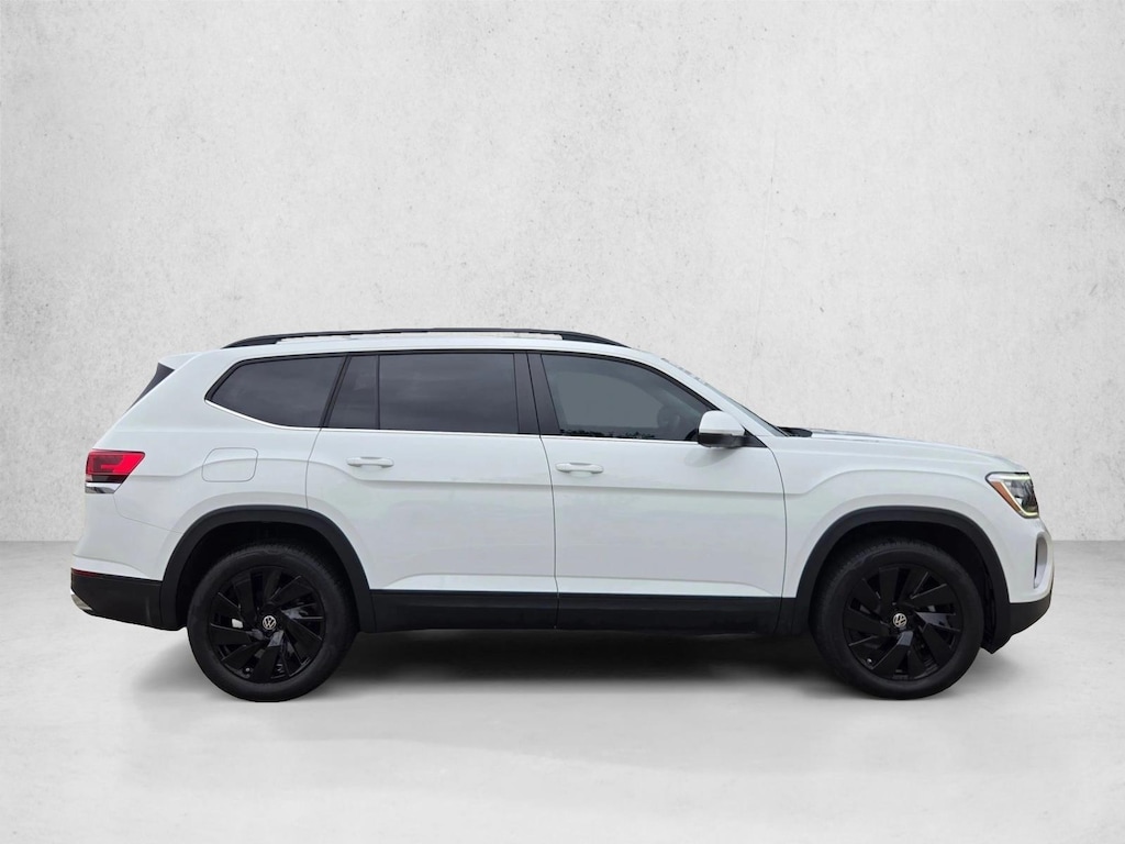 Used 2024 Volkswagen Atlas 2.0T SE w/Technology SUV