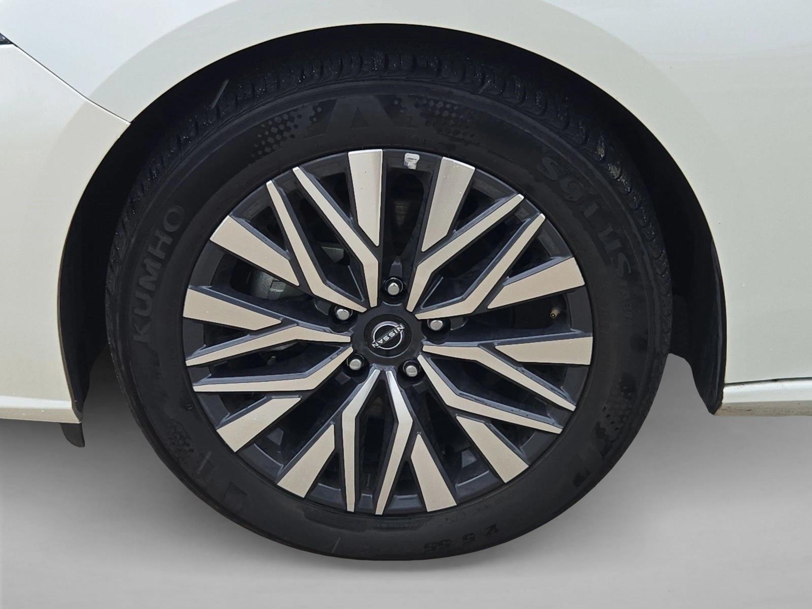 2025 Nissan Altima SV - Photo 21