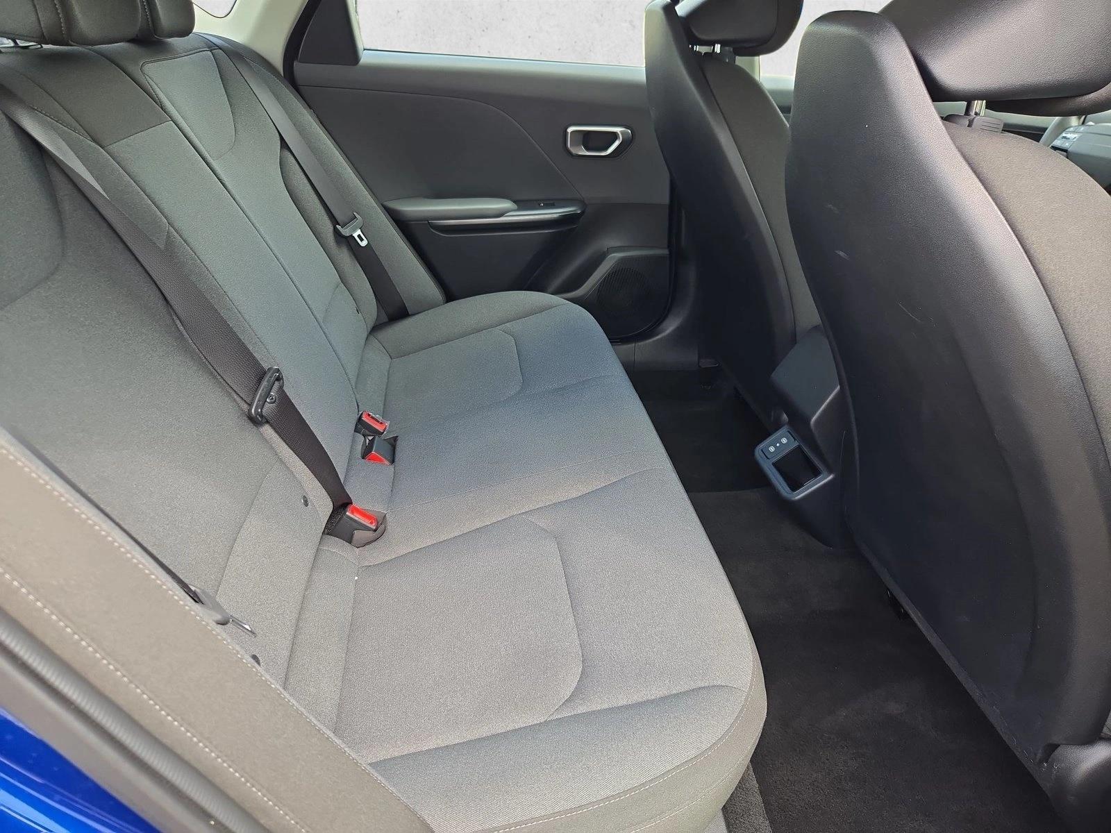 2025 Kia K4 LXS - Photo 18