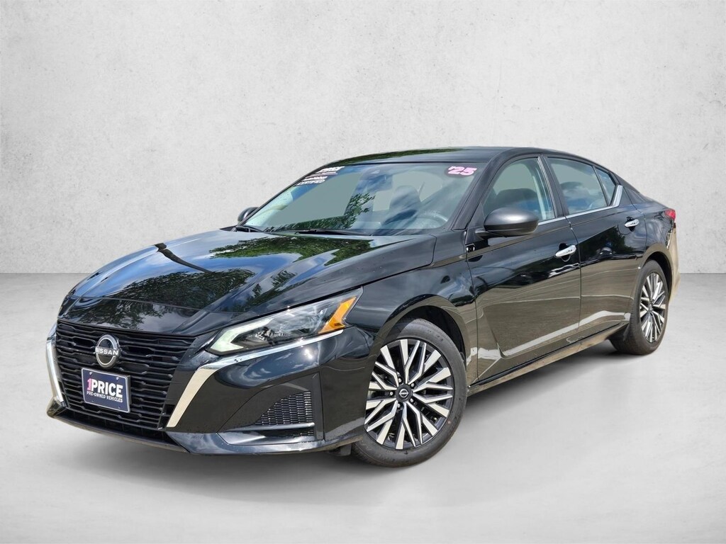 Used 2025 Nissan Altima SV Sedan