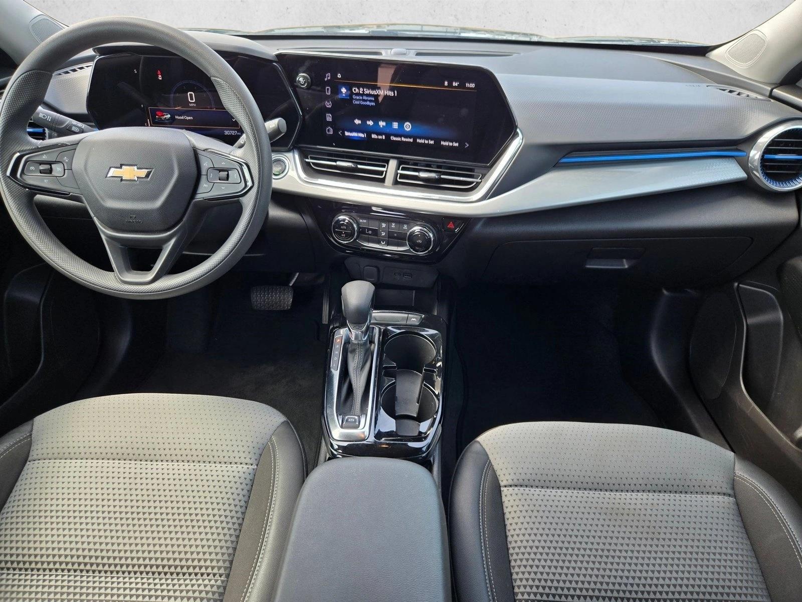 2025 Chevrolet Trax LT - Photo 15