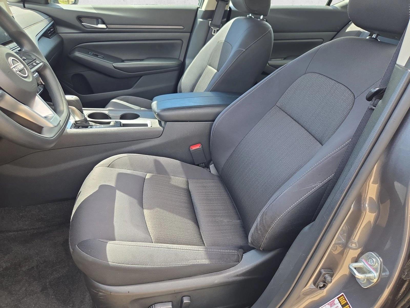 2025 Nissan Altima SV - Photo 13