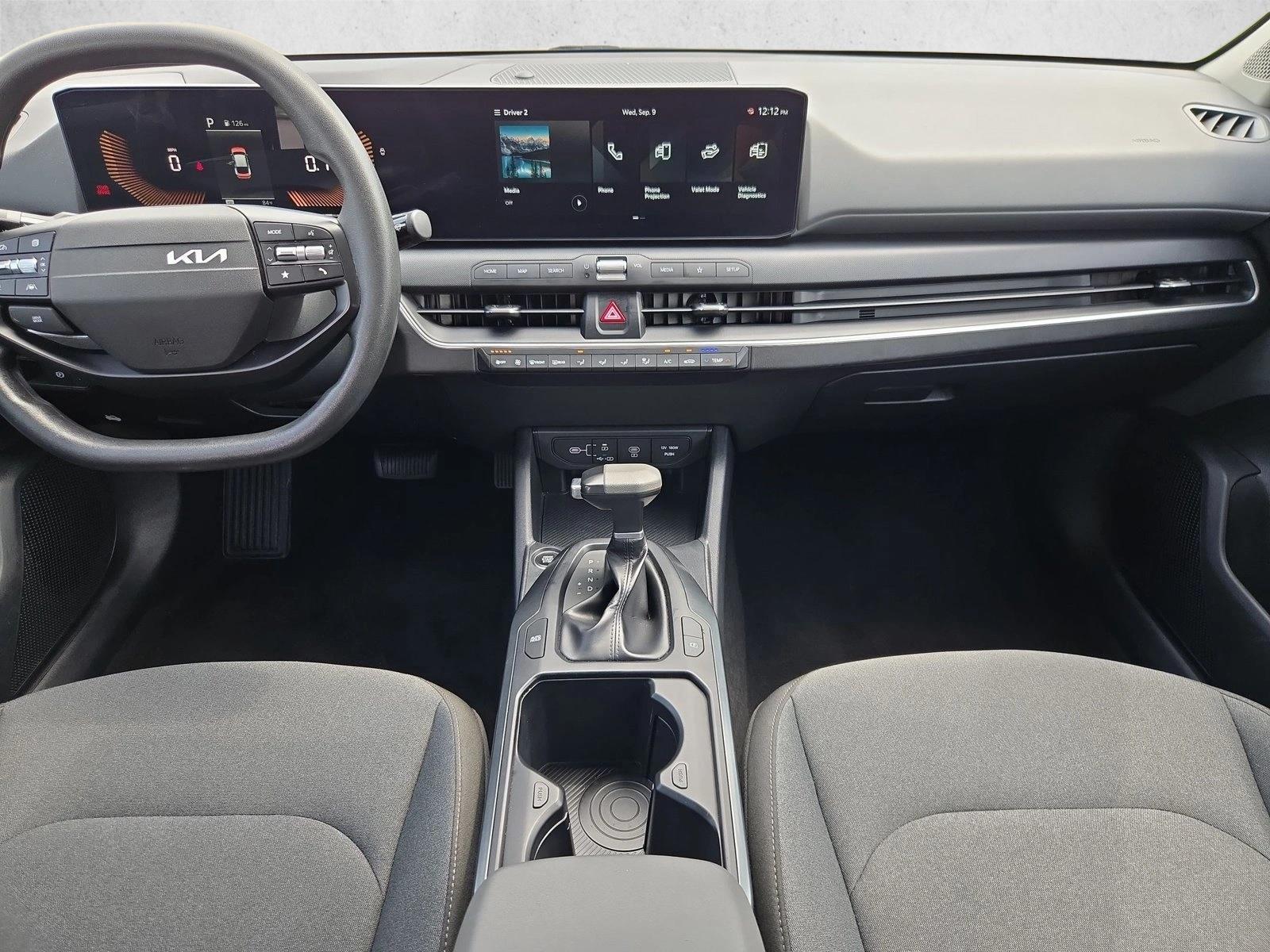 2025 Kia K4 LXS - Photo 16