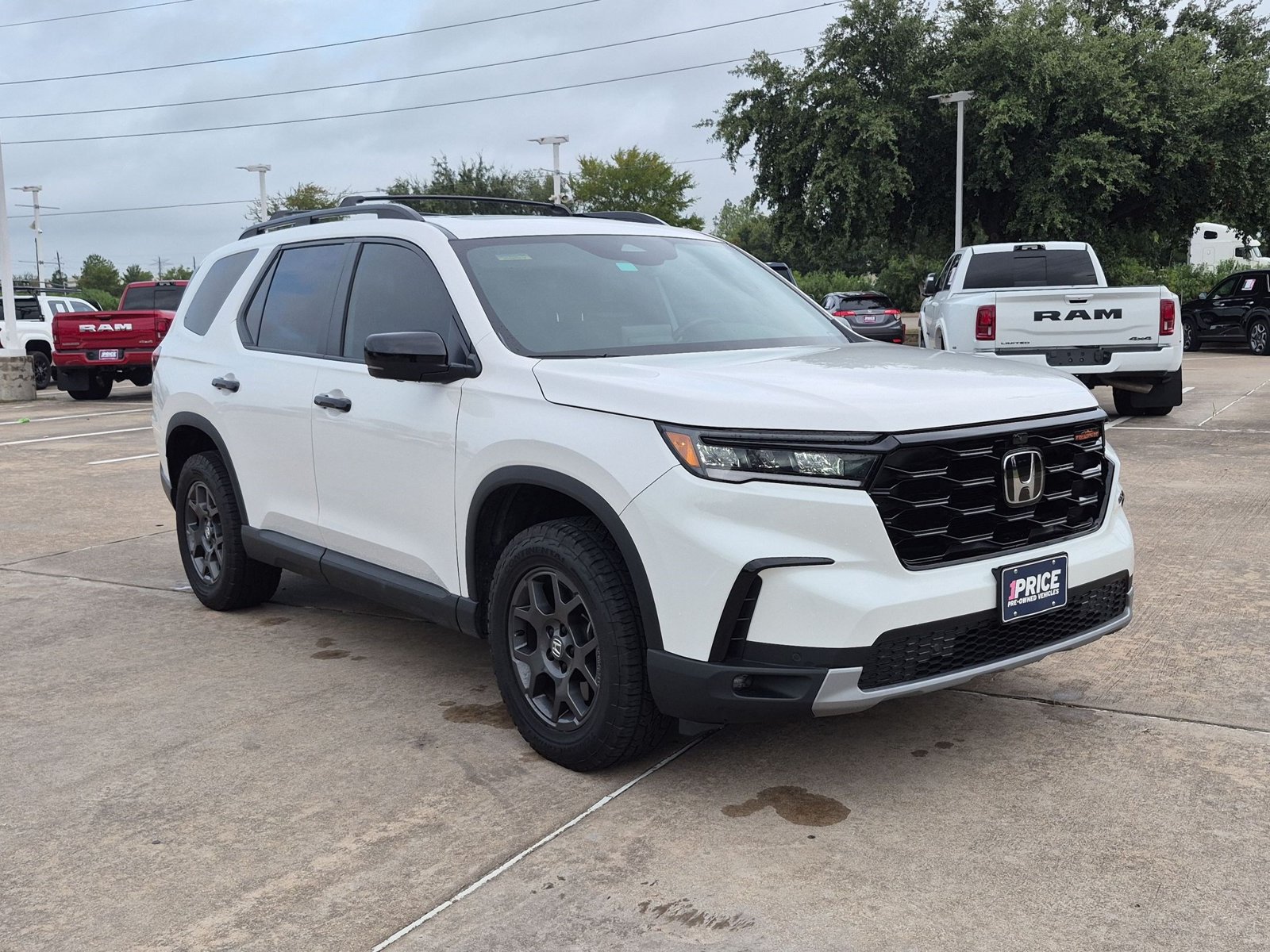 Used 2025 Honda Pilot TrailSport SUV