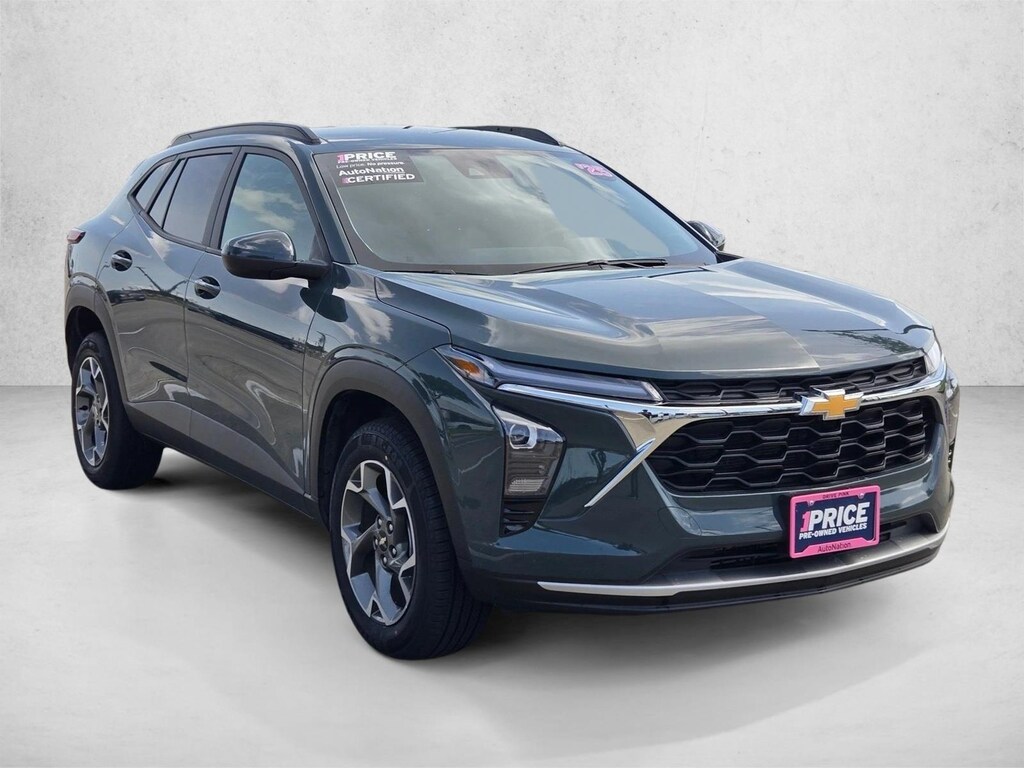 Used 2025 Chevrolet Trax LT SUV